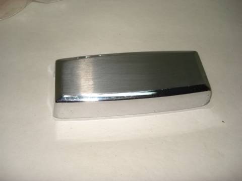 Tailgate manual crank handle