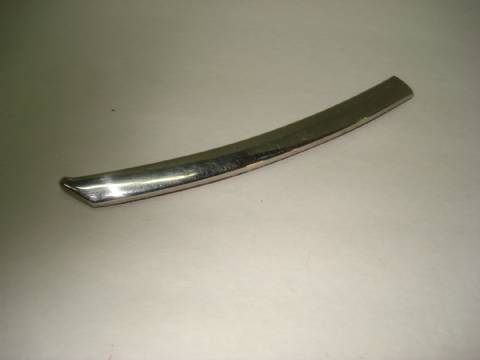 Right fender upper rear moulding
