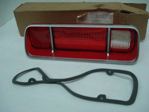 Left taillight lens and gasket
