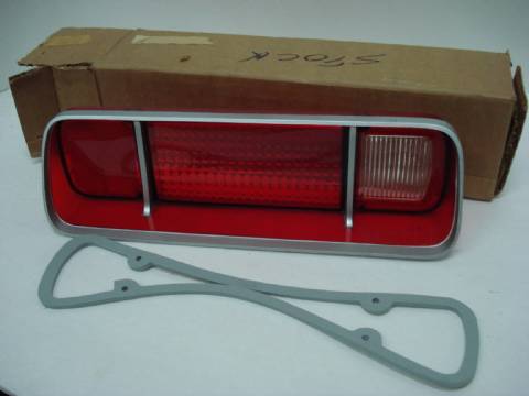 Left taillight lens and gasket