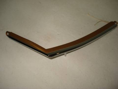 Left quarter vinyl top moulding
