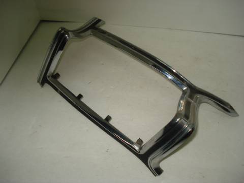 Left taillight bezel