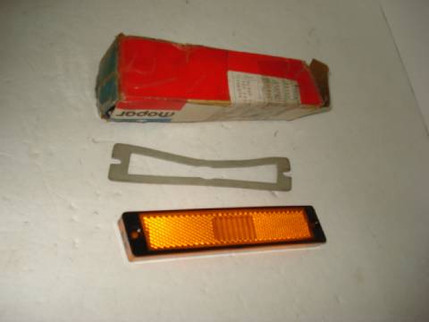 Left front side marker lens and gasket