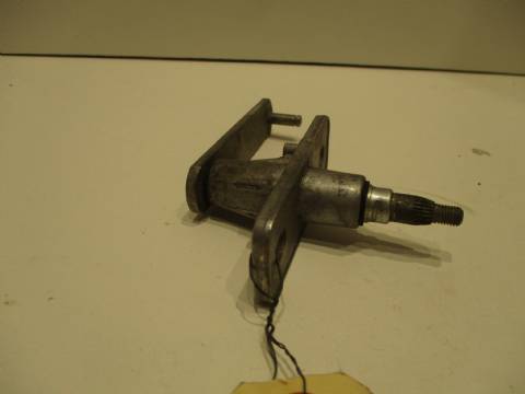 Windshield wiper pivot