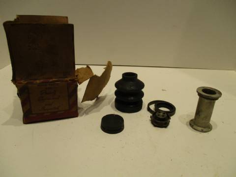 Master cylinder repair package with piston