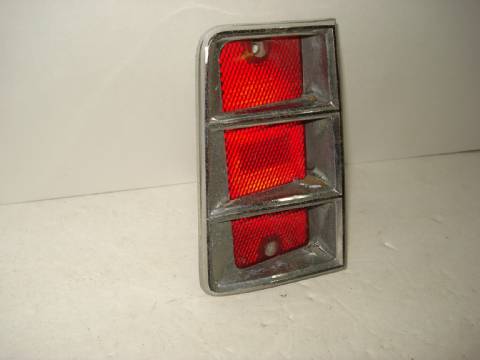 Right rear side marker light