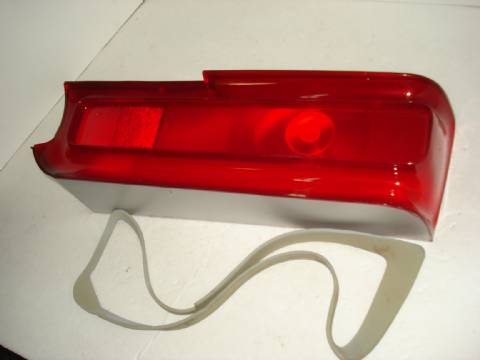 Right taillight lens and gasket