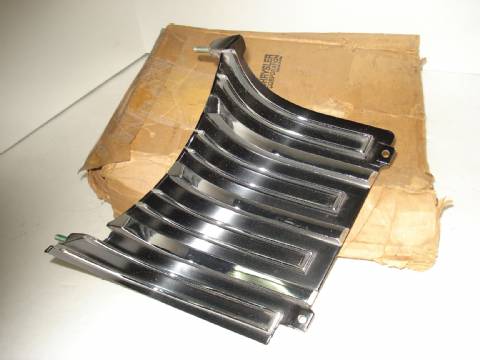 Left grille extension