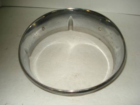 Right headlight bezel