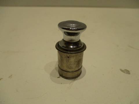 Cigar lighter element and knob