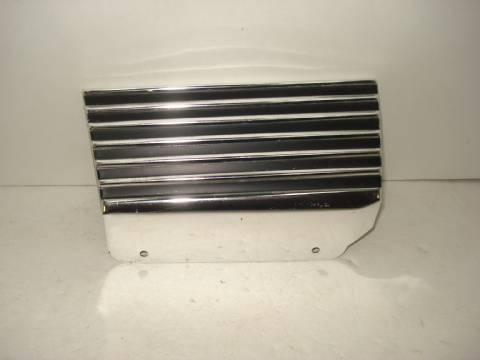 Right front fender moulding