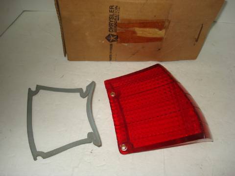 Right taillight lens and gasket