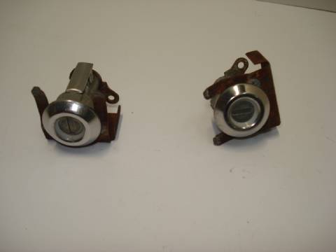 Pair of door lock cylinders